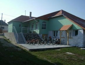 KOÓS VENDÉGHÁZ